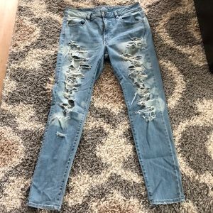 Ripped stretch skinny jeans